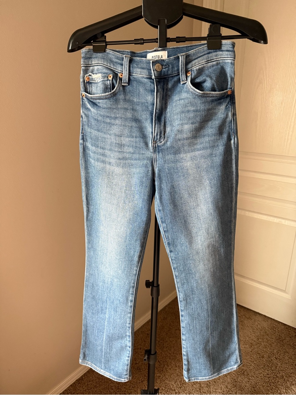 pistola Classic Light Blue Straight Leg Jeans